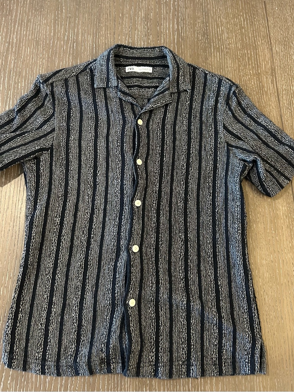 Zara Men Black & Gray Vertical Stripe Short-Sleeve Button-Down Shirt